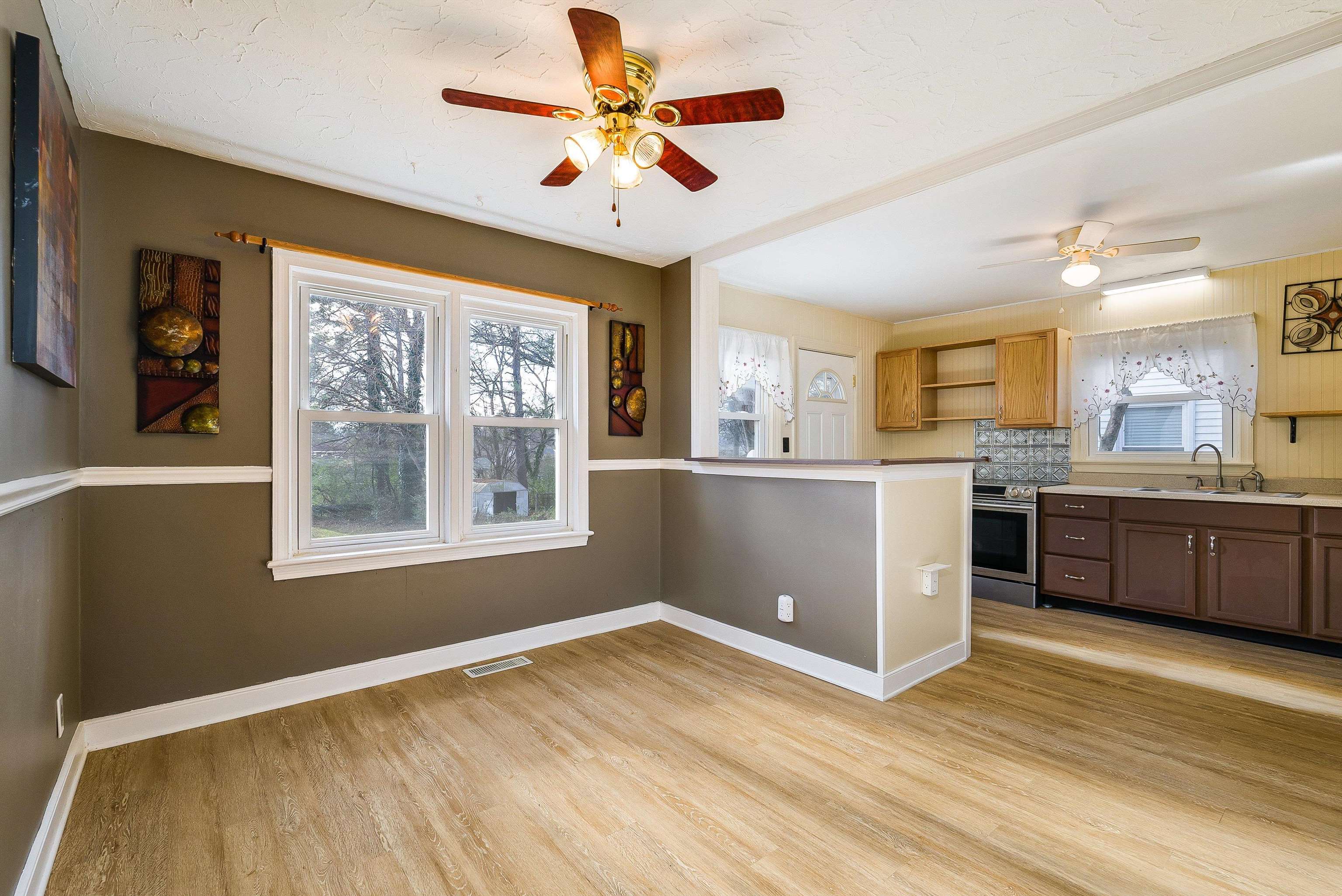 2224 MT VERNON ST, WAYNESBORO, Virginia 22980, 3 Bedrooms Bedrooms, ,1 BathroomBathrooms,Residential,2224 MT VERNON ST,671479 MLS # 671479