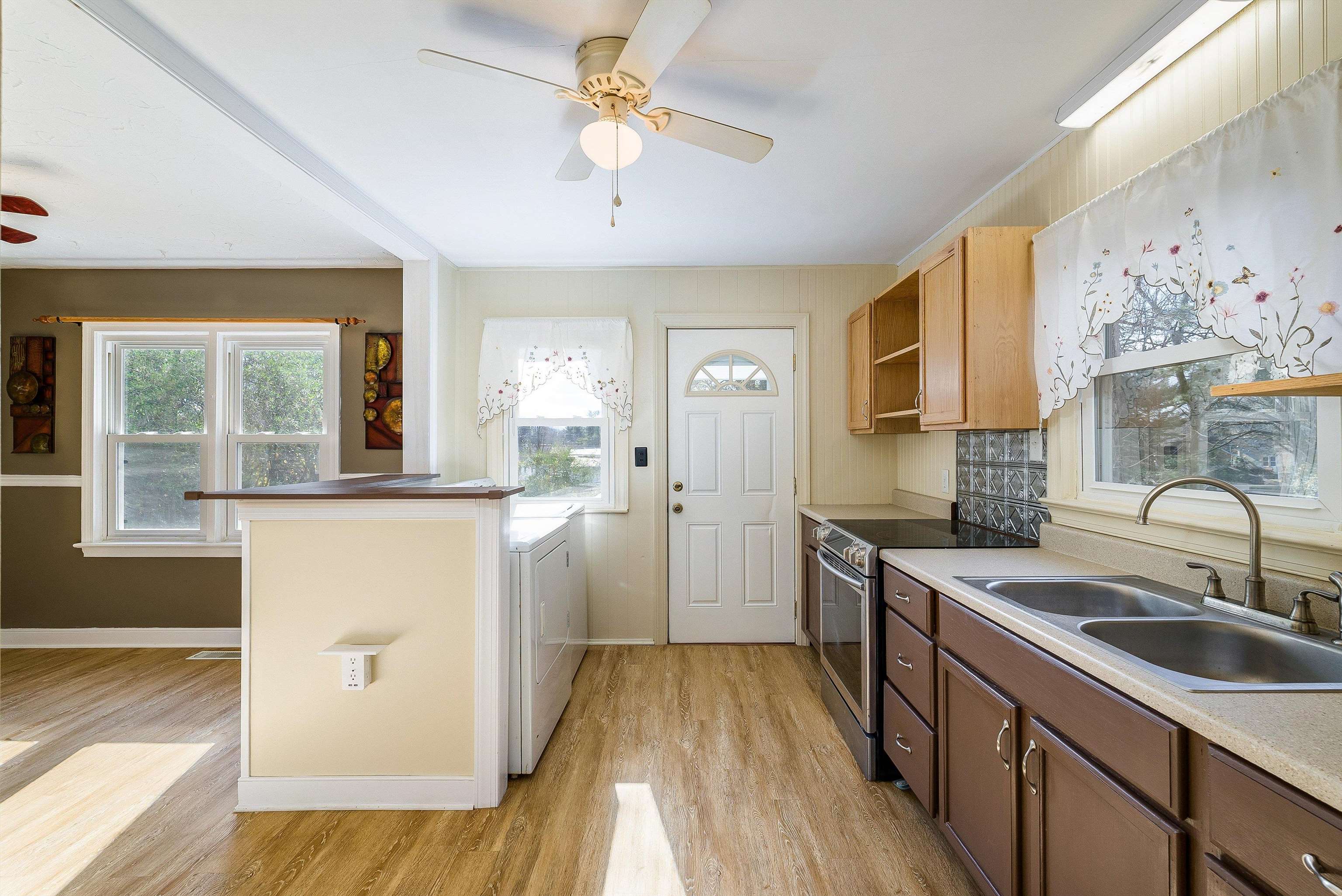 2224 MT VERNON ST, WAYNESBORO, Virginia 22980, 3 Bedrooms Bedrooms, ,1 BathroomBathrooms,Residential,2224 MT VERNON ST,671479 MLS # 671479