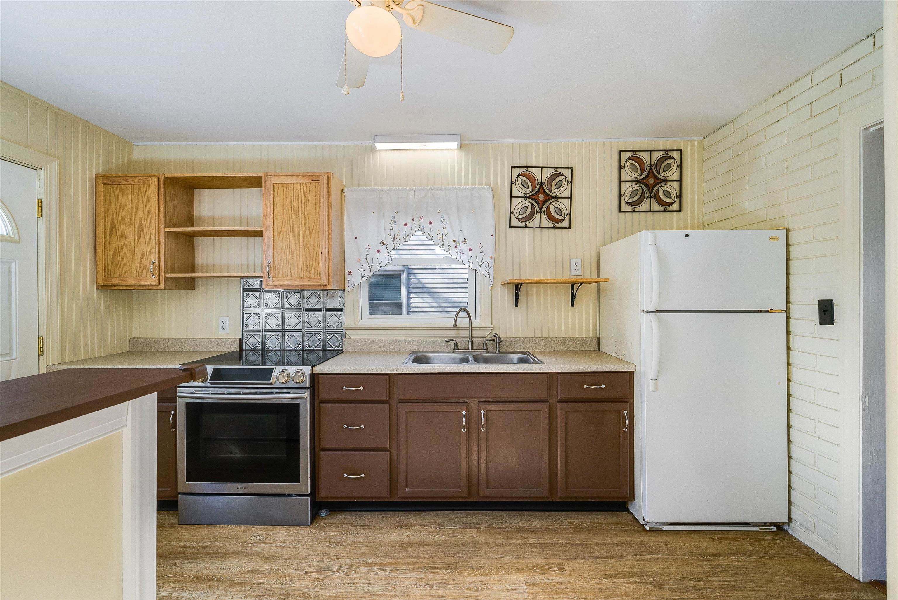 2224 MT VERNON ST, WAYNESBORO, Virginia 22980, 3 Bedrooms Bedrooms, ,1 BathroomBathrooms,Residential,2224 MT VERNON ST,671479 MLS # 671479