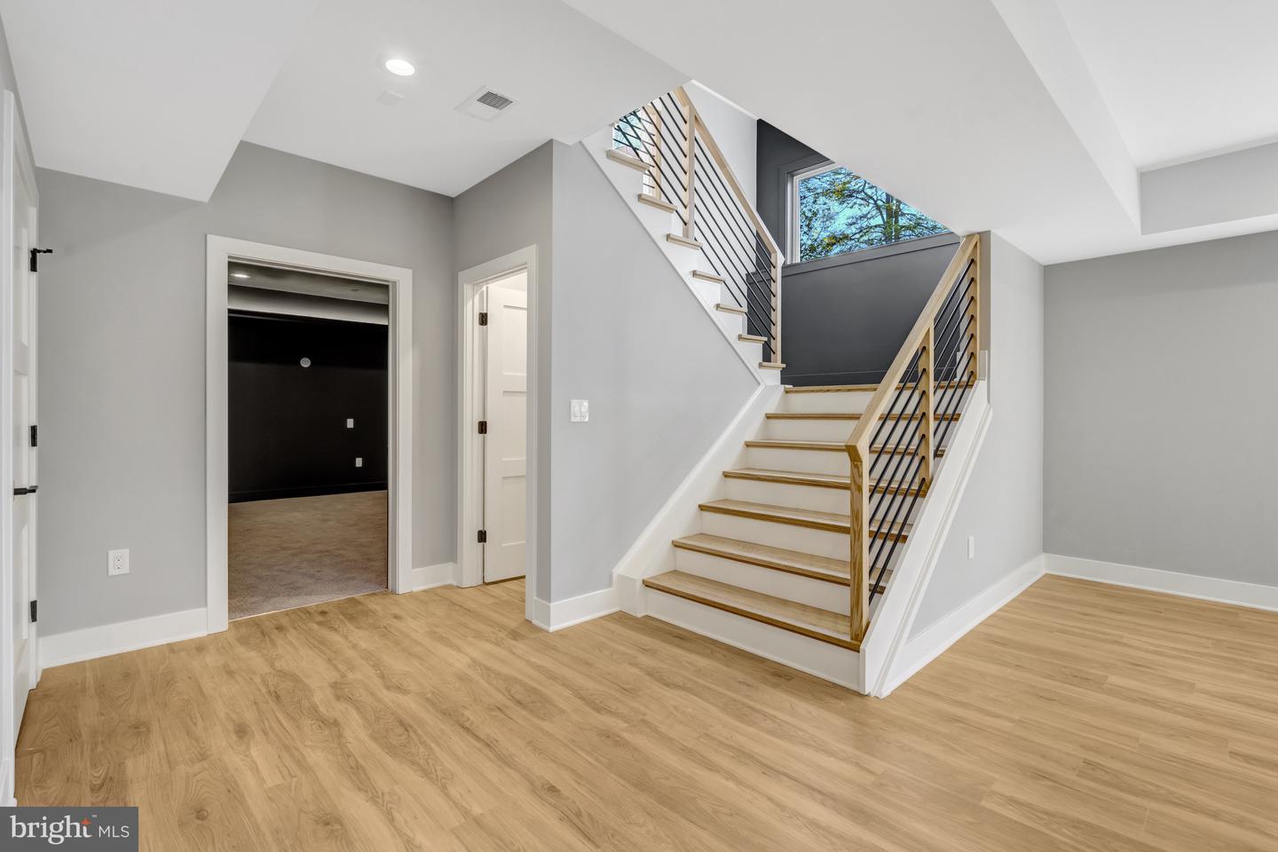 4824 VILLAGE DR, FAIRFAX, Virginia 22030, 6 Bedrooms Bedrooms, ,6 BathroomsBathrooms,Residential,For sale,4824 VILLAGE DR,VAFX2265602 MLS # VAFX2265602