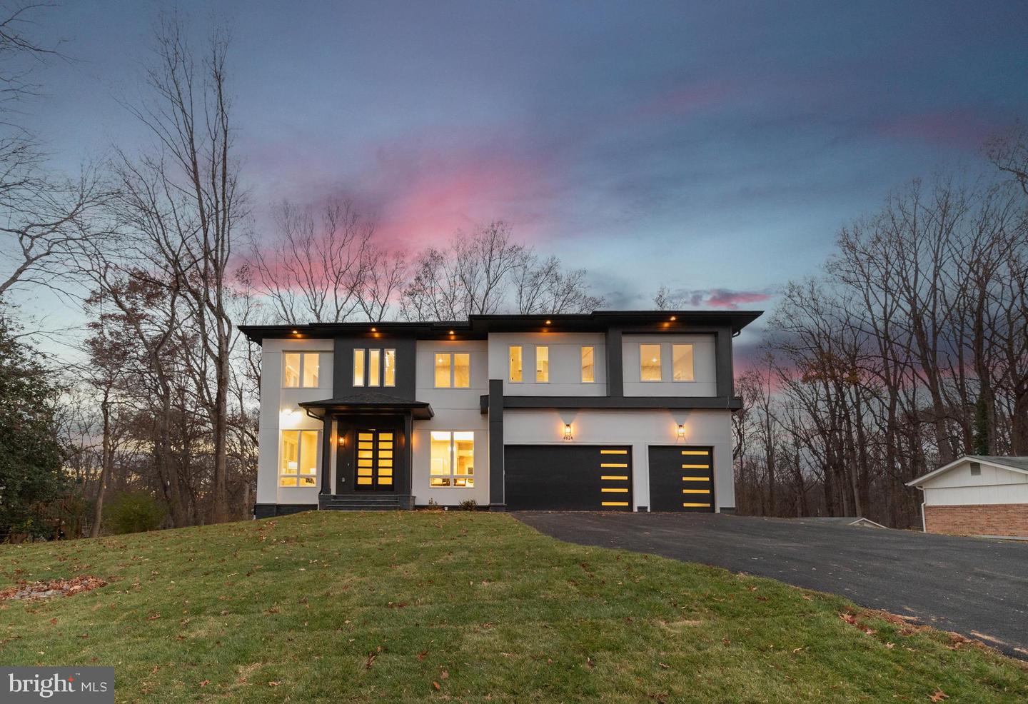 4824 VILLAGE DR, FAIRFAX, Virginia 22030, 6 Bedrooms Bedrooms, ,6 BathroomsBathrooms,Residential,For sale,4824 VILLAGE DR,VAFX2265602 MLS # VAFX2265602