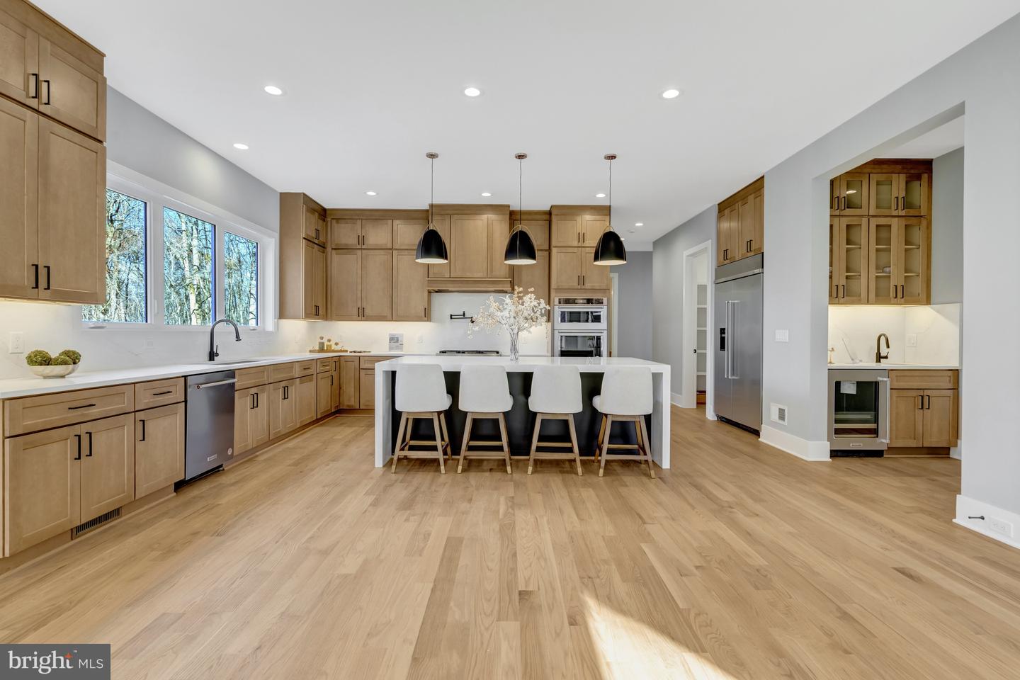 4824 VILLAGE DR, FAIRFAX, Virginia 22030, 6 Bedrooms Bedrooms, ,6 BathroomsBathrooms,Residential,For sale,4824 VILLAGE DR,VAFX2265602 MLS # VAFX2265602