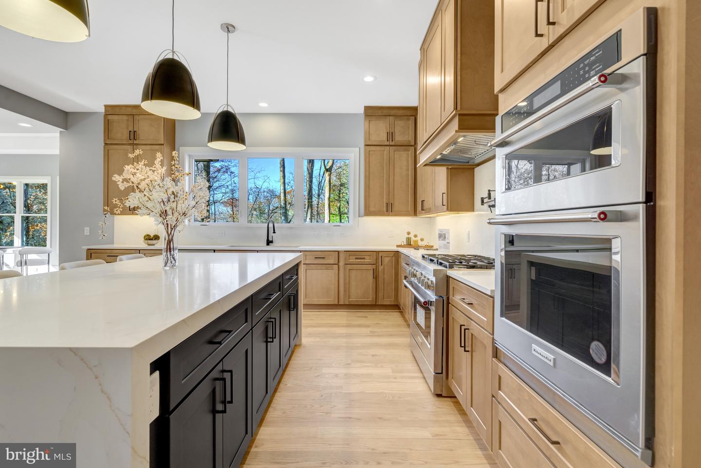 4824 VILLAGE DR, FAIRFAX, Virginia 22030, 6 Bedrooms Bedrooms, ,6 BathroomsBathrooms,Residential,For sale,4824 VILLAGE DR,VAFX2265602 MLS # VAFX2265602