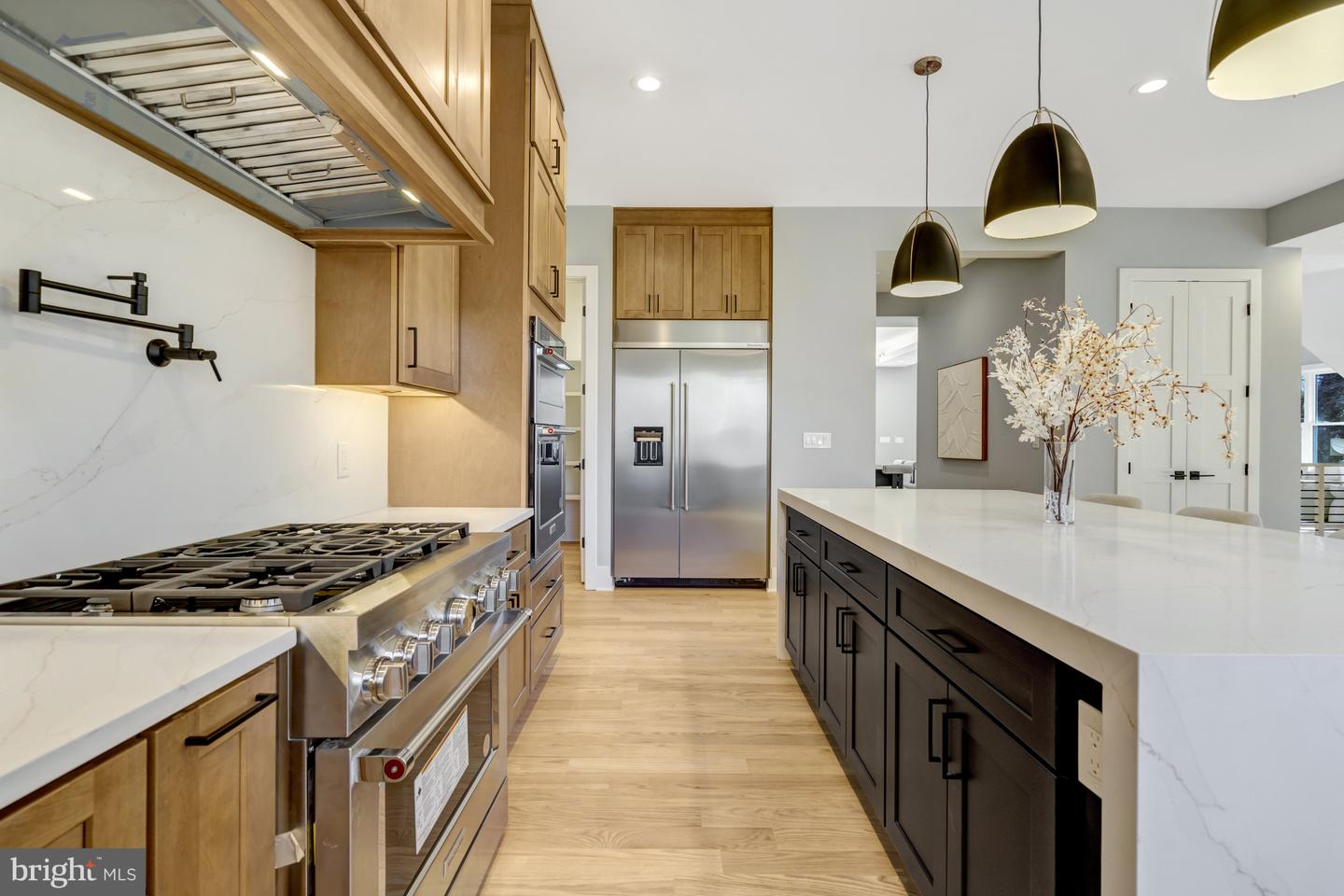 4824 VILLAGE DR, FAIRFAX, Virginia 22030, 6 Bedrooms Bedrooms, ,6 BathroomsBathrooms,Residential,For sale,4824 VILLAGE DR,VAFX2265602 MLS # VAFX2265602