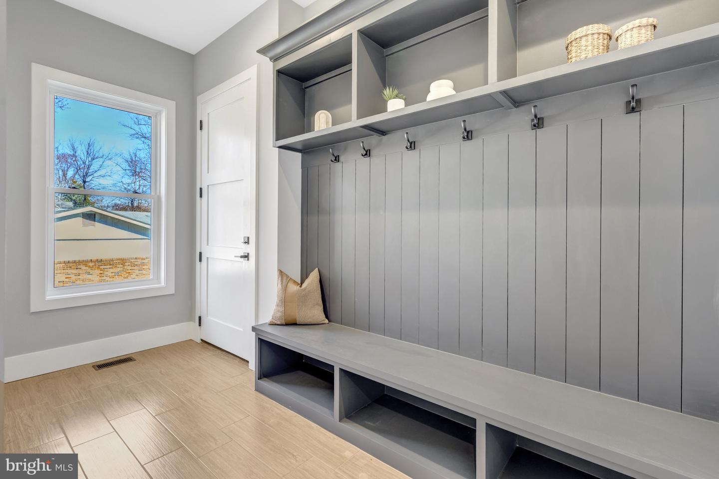 4824 VILLAGE DR, FAIRFAX, Virginia 22030, 6 Bedrooms Bedrooms, ,6 BathroomsBathrooms,Residential,For sale,4824 VILLAGE DR,VAFX2265602 MLS # VAFX2265602