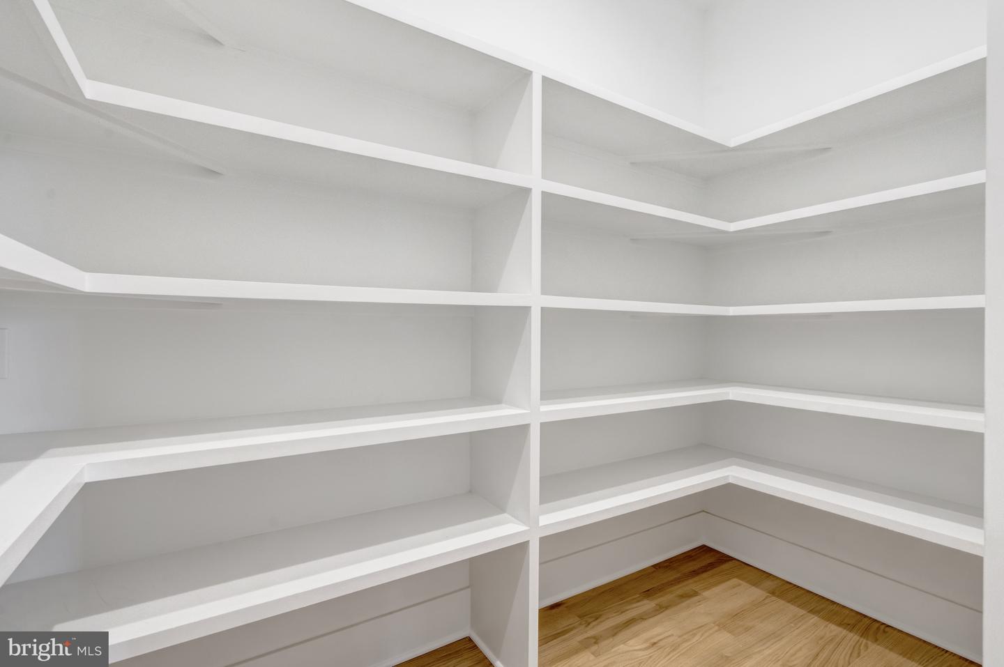 4824 VILLAGE DR, FAIRFAX, Virginia 22030, 6 Bedrooms Bedrooms, ,6 BathroomsBathrooms,Residential,For sale,4824 VILLAGE DR,VAFX2265602 MLS # VAFX2265602