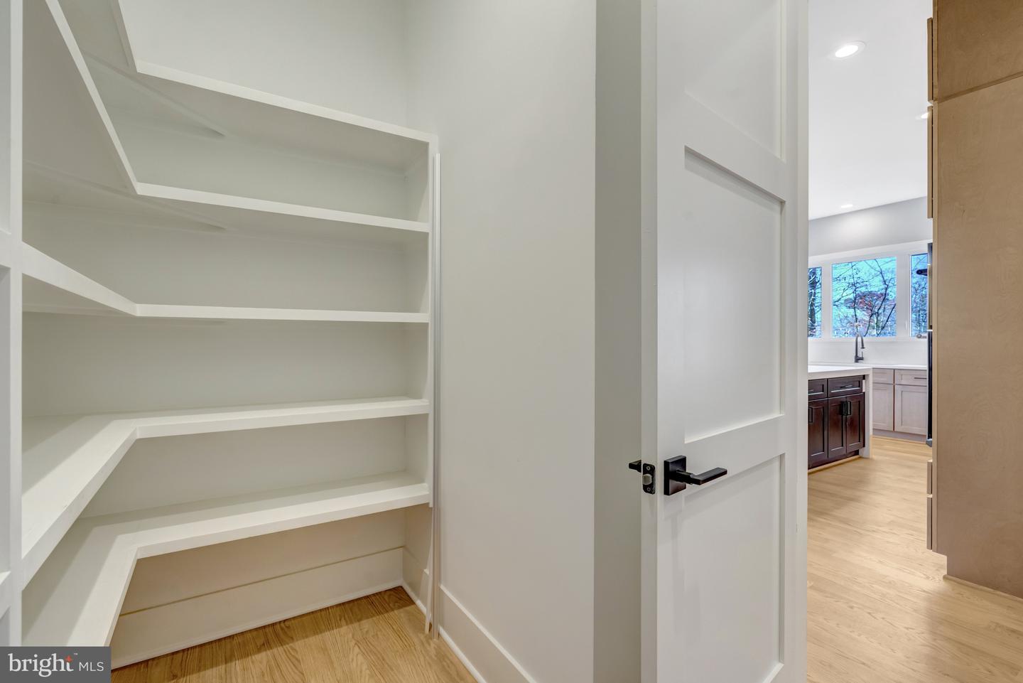 4824 VILLAGE DR, FAIRFAX, Virginia 22030, 6 Bedrooms Bedrooms, ,6 BathroomsBathrooms,Residential,For sale,4824 VILLAGE DR,VAFX2265602 MLS # VAFX2265602