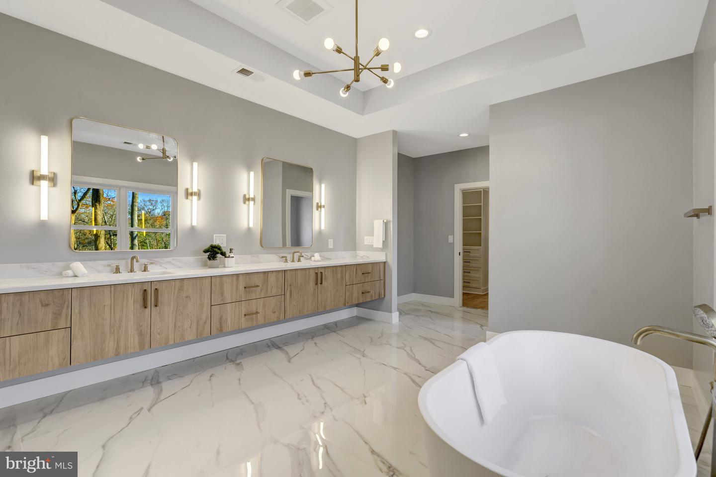 4824 VILLAGE DR, FAIRFAX, Virginia 22030, 6 Bedrooms Bedrooms, ,6 BathroomsBathrooms,Residential,For sale,4824 VILLAGE DR,VAFX2265602 MLS # VAFX2265602