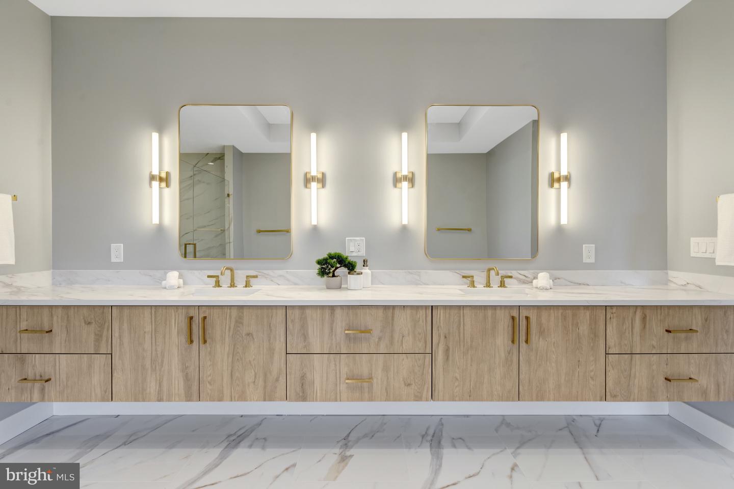 4824 VILLAGE DR, FAIRFAX, Virginia 22030, 6 Bedrooms Bedrooms, ,6 BathroomsBathrooms,Residential,For sale,4824 VILLAGE DR,VAFX2265602 MLS # VAFX2265602