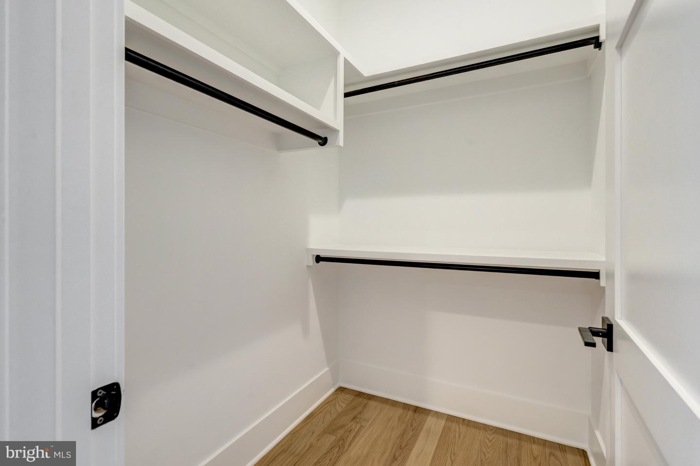 4824 VILLAGE DR, FAIRFAX, Virginia 22030, 6 Bedrooms Bedrooms, ,6 BathroomsBathrooms,Residential,For sale,4824 VILLAGE DR,VAFX2265602 MLS # VAFX2265602