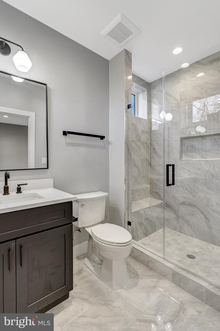 4824 VILLAGE DR, FAIRFAX, Virginia 22030, 6 Bedrooms Bedrooms, ,6 BathroomsBathrooms,Residential,For sale,4824 VILLAGE DR,VAFX2265602 MLS # VAFX2265602