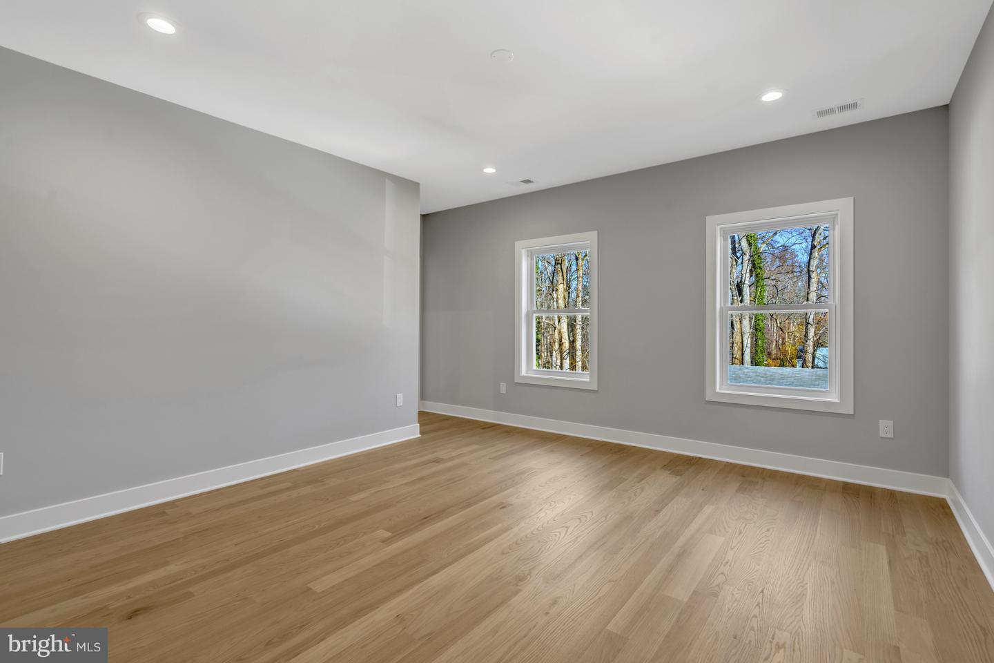 4824 VILLAGE DR, FAIRFAX, Virginia 22030, 6 Bedrooms Bedrooms, ,6 BathroomsBathrooms,Residential,For sale,4824 VILLAGE DR,VAFX2265602 MLS # VAFX2265602