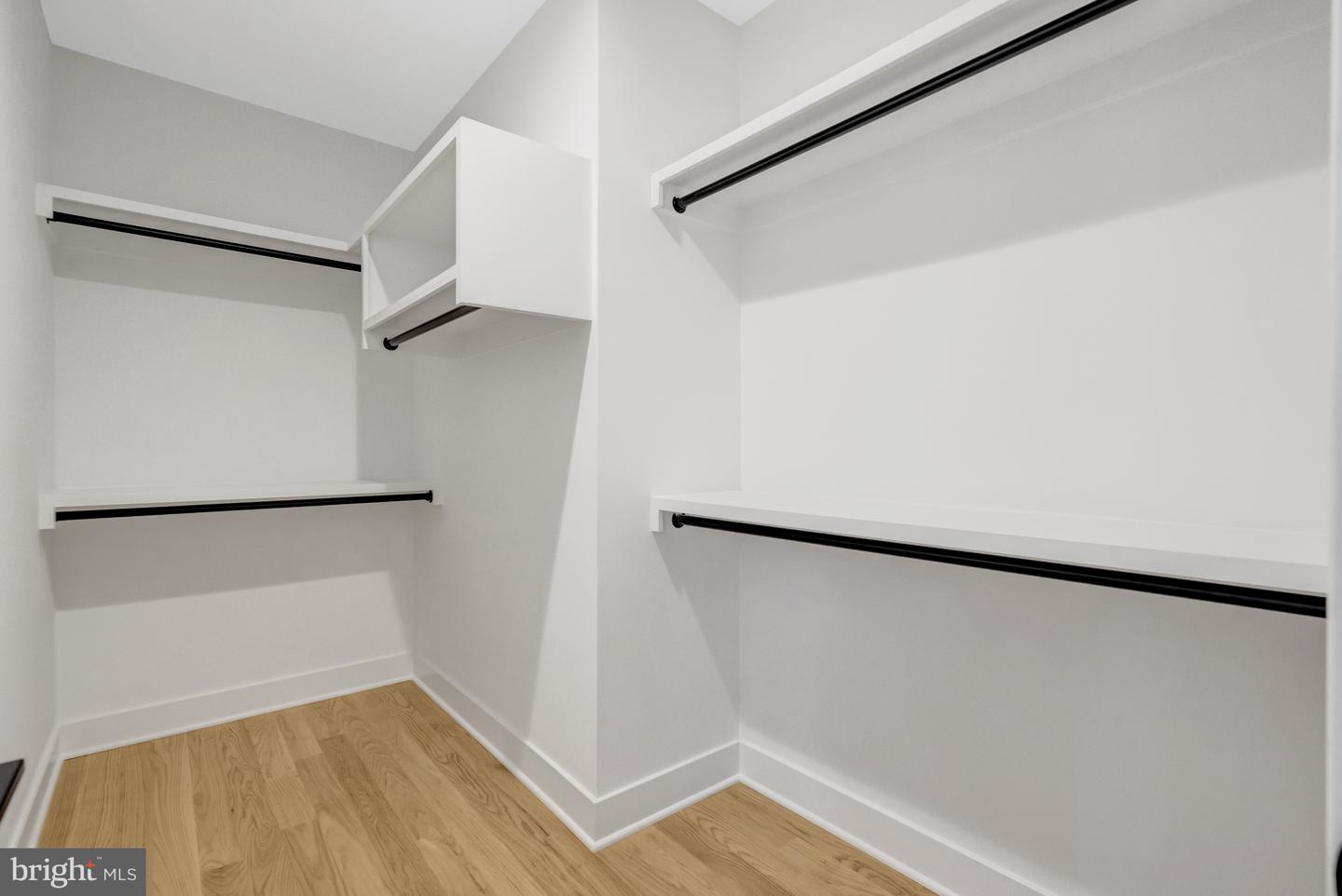 4824 VILLAGE DR, FAIRFAX, Virginia 22030, 6 Bedrooms Bedrooms, ,6 BathroomsBathrooms,Residential,For sale,4824 VILLAGE DR,VAFX2265602 MLS # VAFX2265602