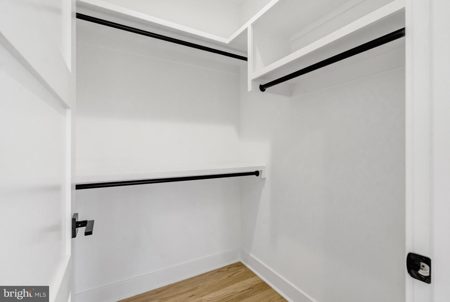 4824 VILLAGE DR, FAIRFAX, Virginia 22030, 6 Bedrooms Bedrooms, ,6 BathroomsBathrooms,Residential,For sale,4824 VILLAGE DR,VAFX2265602 MLS # VAFX2265602