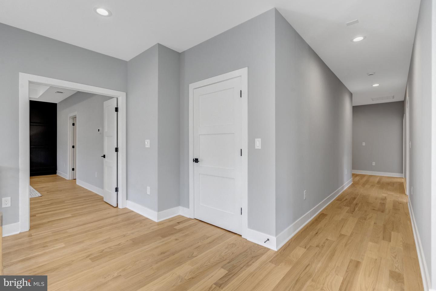 4824 VILLAGE DR, FAIRFAX, Virginia 22030, 6 Bedrooms Bedrooms, ,6 BathroomsBathrooms,Residential,For sale,4824 VILLAGE DR,VAFX2265602 MLS # VAFX2265602