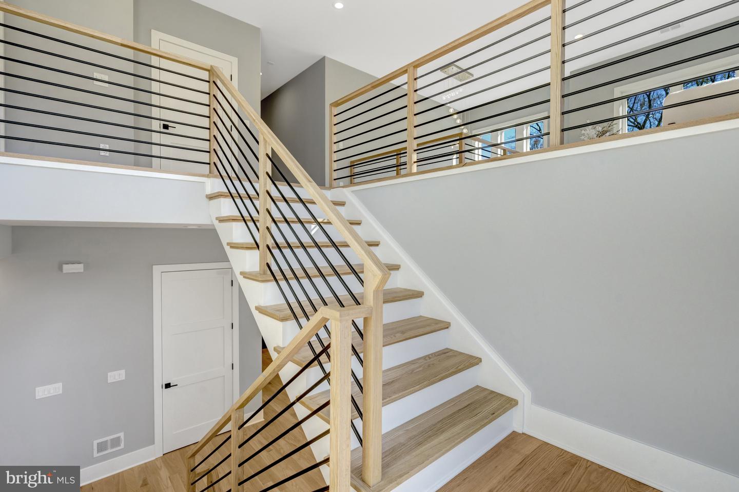 4824 VILLAGE DR, FAIRFAX, Virginia 22030, 6 Bedrooms Bedrooms, ,6 BathroomsBathrooms,Residential,For sale,4824 VILLAGE DR,VAFX2265602 MLS # VAFX2265602