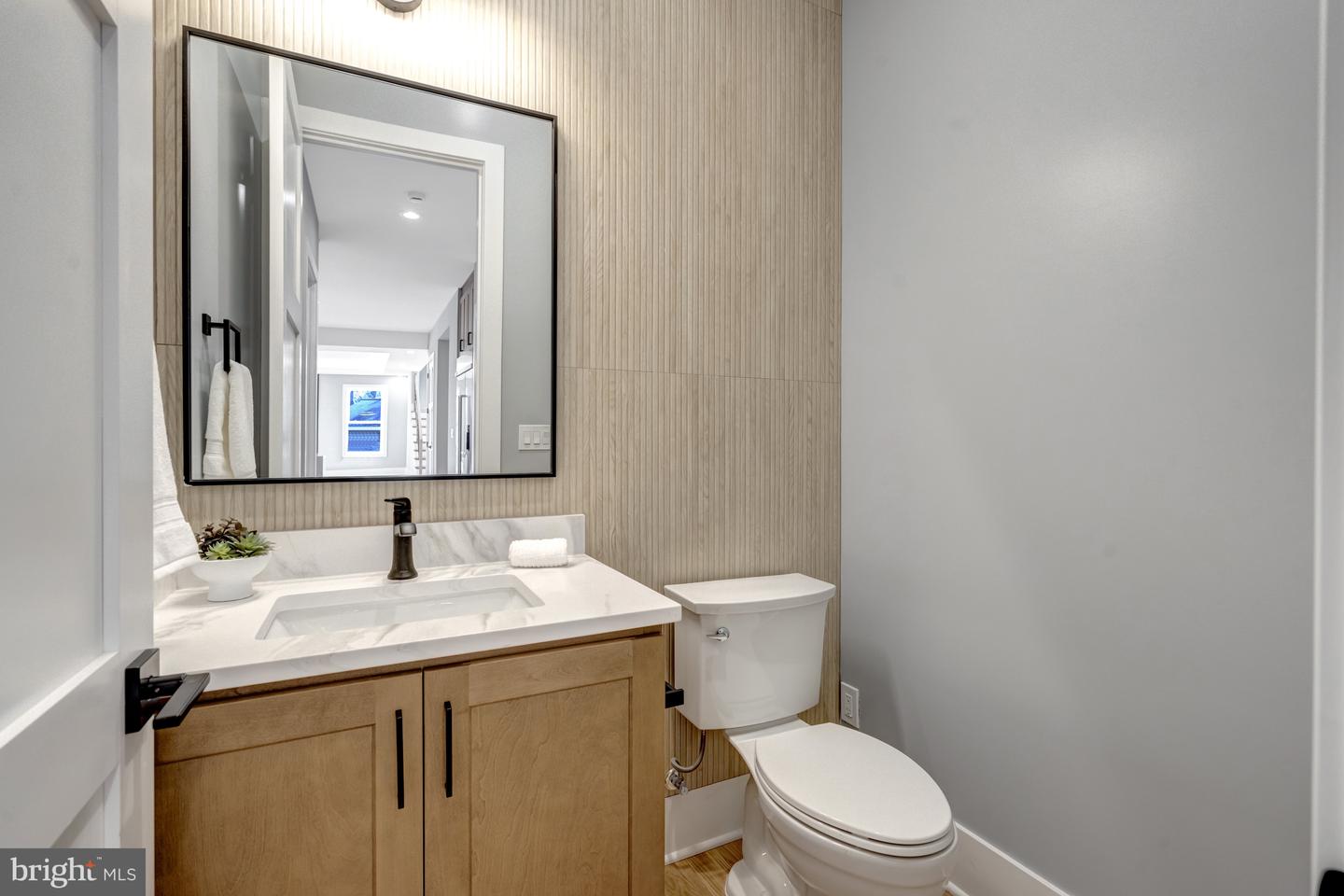 4824 VILLAGE DR, FAIRFAX, Virginia 22030, 6 Bedrooms Bedrooms, ,6 BathroomsBathrooms,Residential,For sale,4824 VILLAGE DR,VAFX2265602 MLS # VAFX2265602