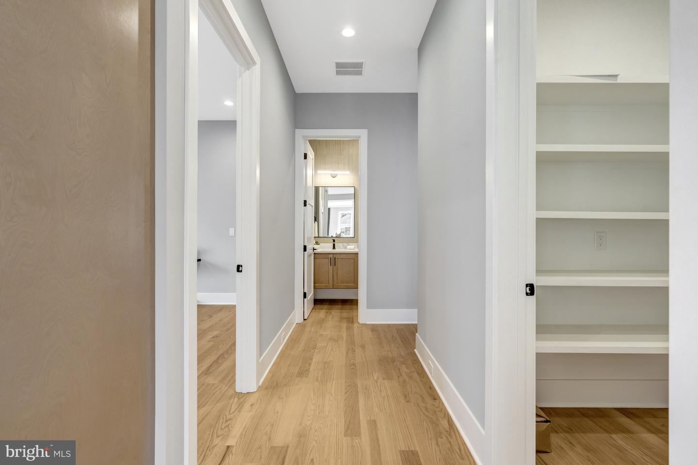 4824 VILLAGE DR, FAIRFAX, Virginia 22030, 6 Bedrooms Bedrooms, ,6 BathroomsBathrooms,Residential,For sale,4824 VILLAGE DR,VAFX2265602 MLS # VAFX2265602