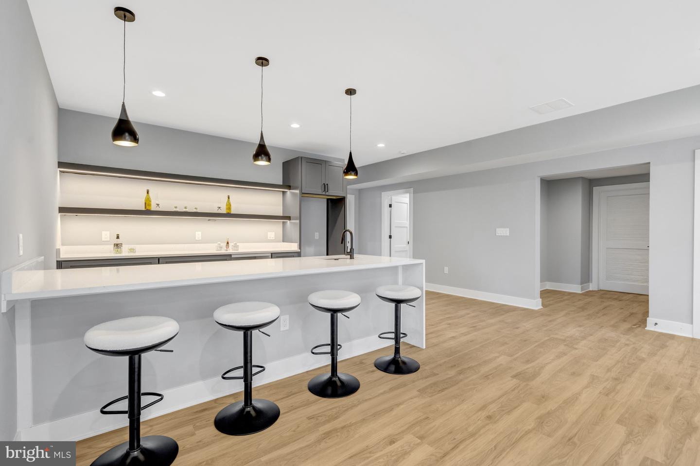 4824 VILLAGE DR, FAIRFAX, Virginia 22030, 6 Bedrooms Bedrooms, ,6 BathroomsBathrooms,Residential,For sale,4824 VILLAGE DR,VAFX2265602 MLS # VAFX2265602