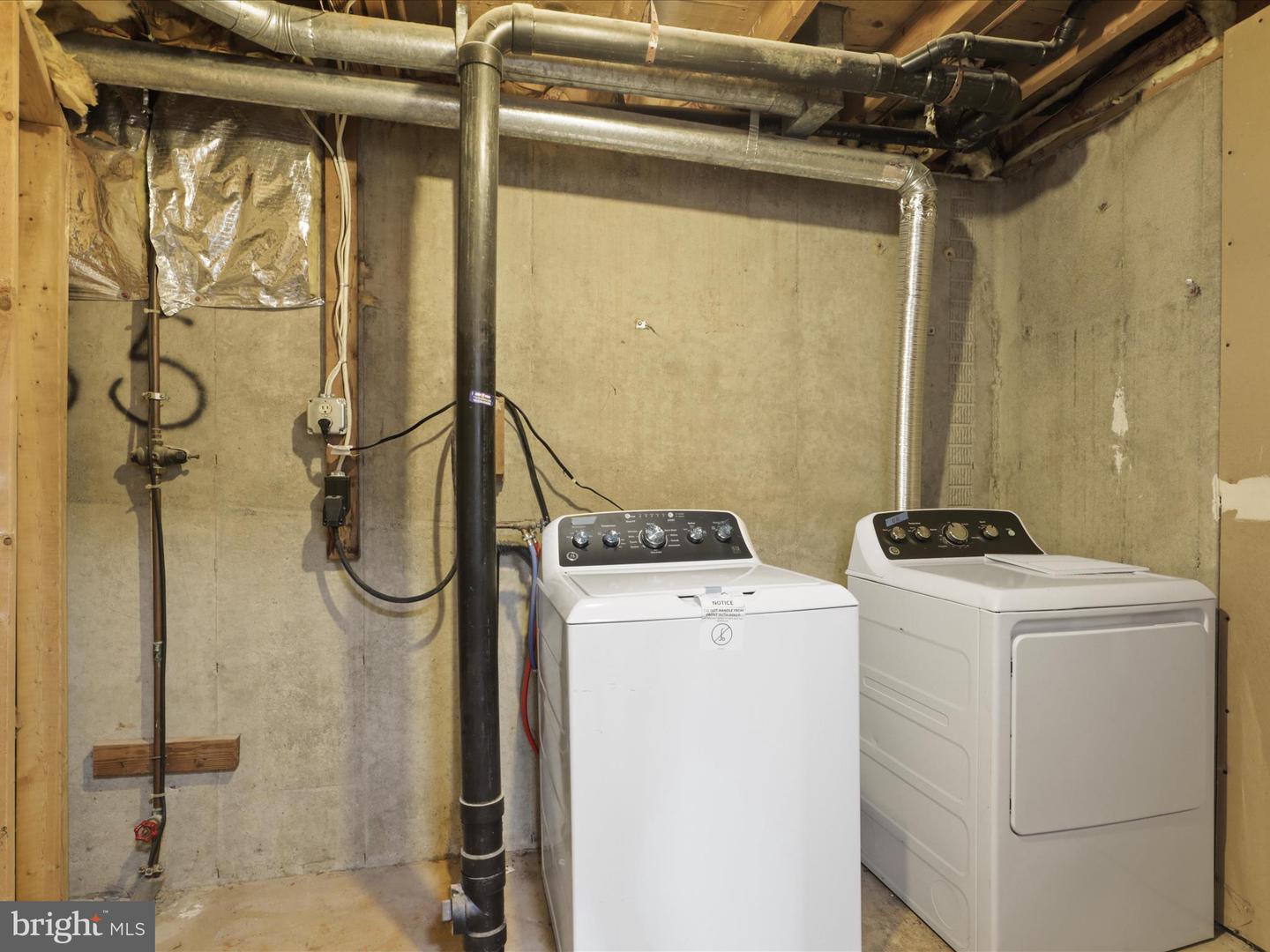 10875 STONE HILL LN, MANASSAS, Virginia 20109, 4 Bedrooms Bedrooms, ,3 BathroomsBathrooms,Residential,For sale,10875 STONE HILL LN,VAPW2105994 MLS # VAPW2105994