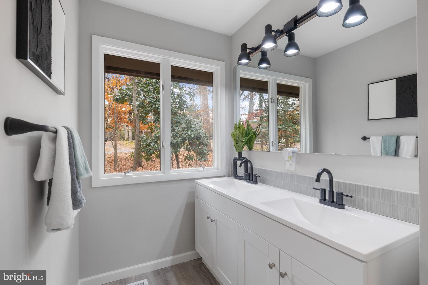 1 BRANDON CIR, WILLIAMSBURG, Virginia 23185, 5 Bedrooms Bedrooms, ,3 BathroomsBathrooms,Residential,For sale,1 BRANDON CIR,VAJC2000570 MLS # VAJC2000570