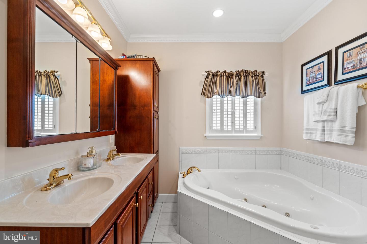 2605 WOODLAWN LN, ALEXANDRIA, Virginia 22306, 3 Bedrooms Bedrooms, ,4 BathroomsBathrooms,Residential,For sale,2605 WOODLAWN LN,VAFX2278124 MLS # VAFX2278124