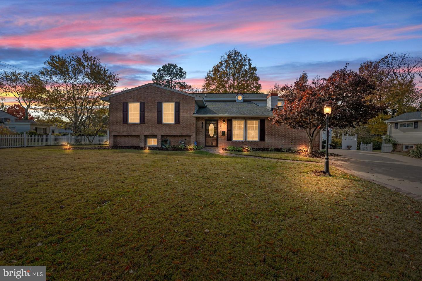 2605 WOODLAWN LN, ALEXANDRIA, Virginia 22306, 3 Bedrooms Bedrooms, ,4 BathroomsBathrooms,Residential,For sale,2605 WOODLAWN LN,VAFX2278124 MLS # VAFX2278124