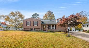 2605 WOODLAWN LN, ALEXANDRIA, Virginia 22306, 3 Bedrooms Bedrooms, ,4 BathroomsBathrooms,Residential,For sale,2605 WOODLAWN LN,VAFX2278124 MLS # VAFX2278124