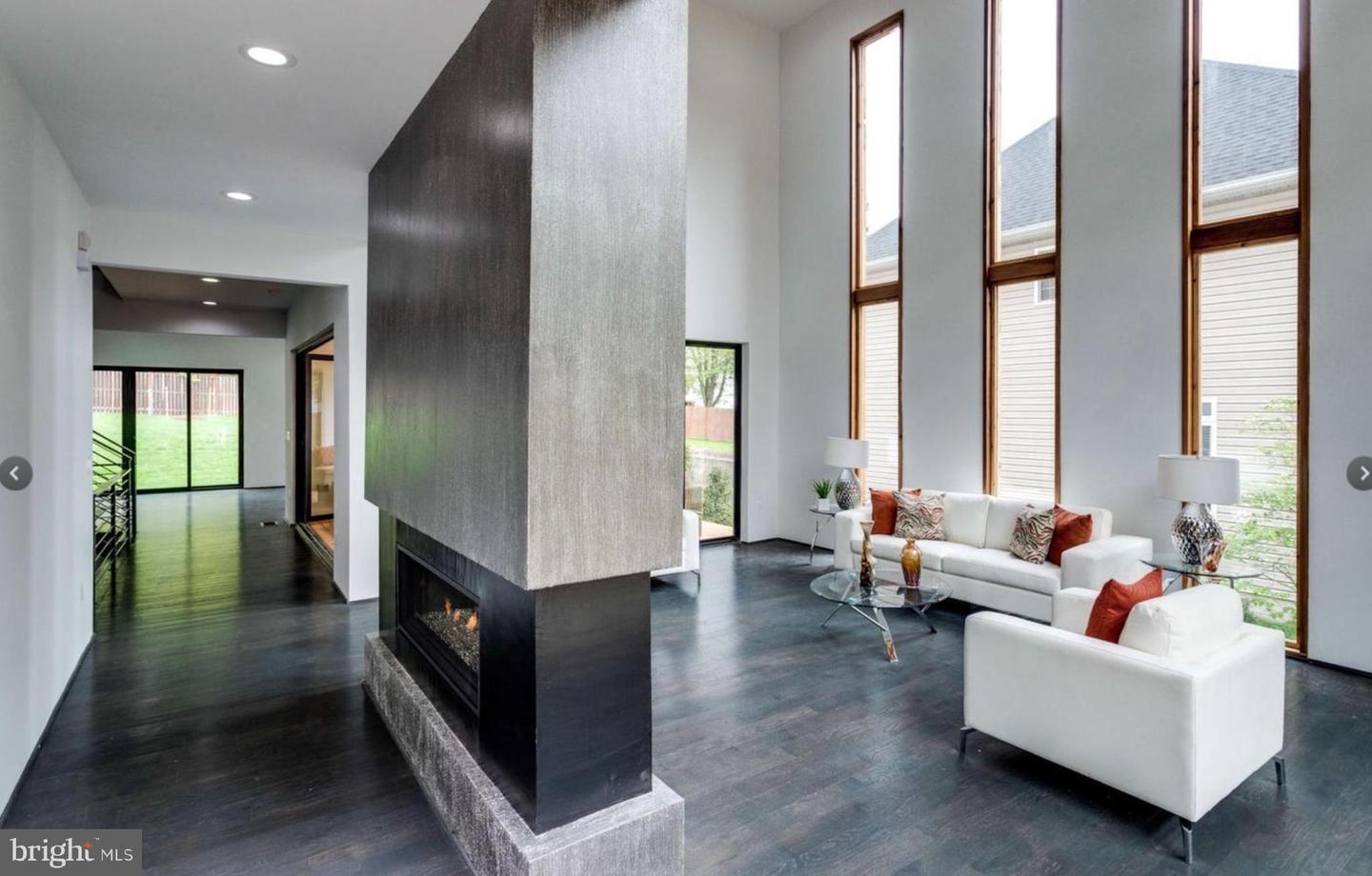 8313 SYRACUSE CIR, VIENNA, Virginia 22180, 6 Bedrooms Bedrooms, ,6 BathroomsBathrooms,Residential,For sale,8313 SYRACUSE CIR,VAFX2278290 MLS # VAFX2278290