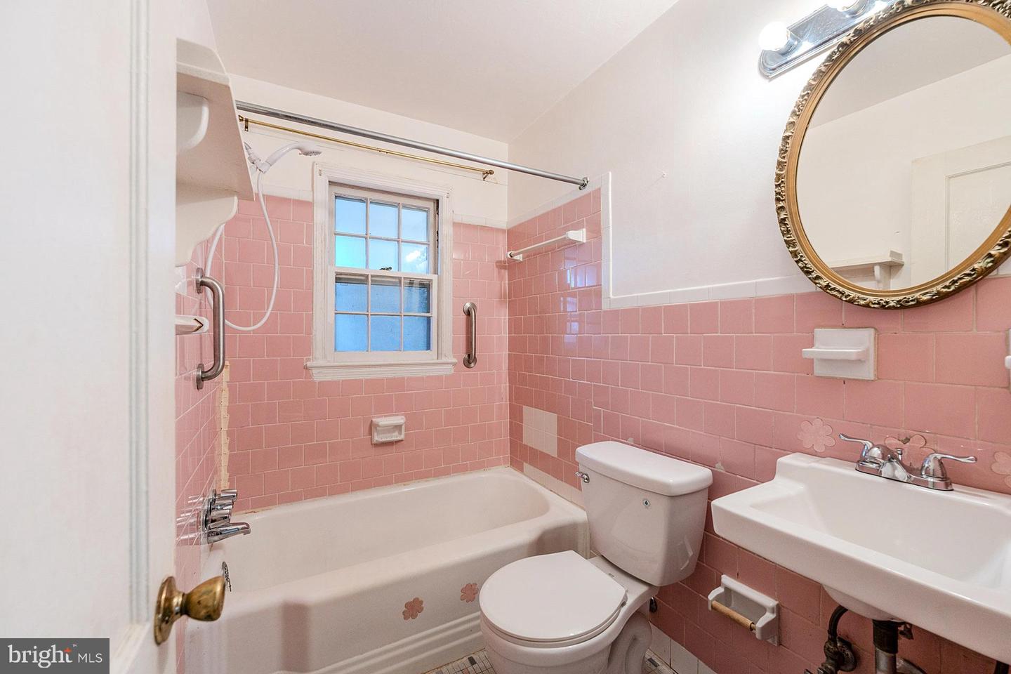 1712 N CULPEPER ST, ARLINGTON, Virginia 22207, 3 Bedrooms Bedrooms, ,2 BathroomsBathrooms,Residential,For sale,1712 N CULPEPER ST,VAAR2066304 MLS # VAAR2066304 1712 N CULPEPER ST, ARLINGTON, Virginia 22207, 3 Bedrooms Bedrooms, ,2 BathroomsBathrooms,Residential,For sale,1712 N CULPEPER ST,VAAR2066304 MLS # VAAR2066304