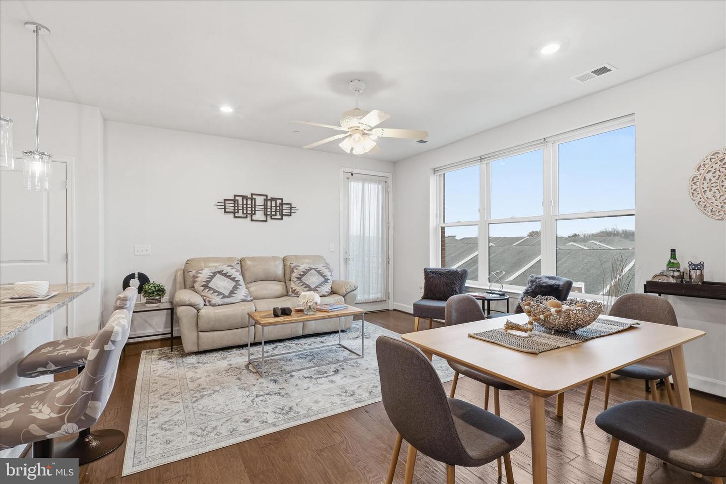 2960 VADEN DR #413, FAIRFAX, Virginia 22031, 2 Bedrooms Bedrooms, ,2 BathroomsBathrooms,Residential,For sale,2960 VADEN DR #413,VAFX2280228 MLS # VAFX2280228