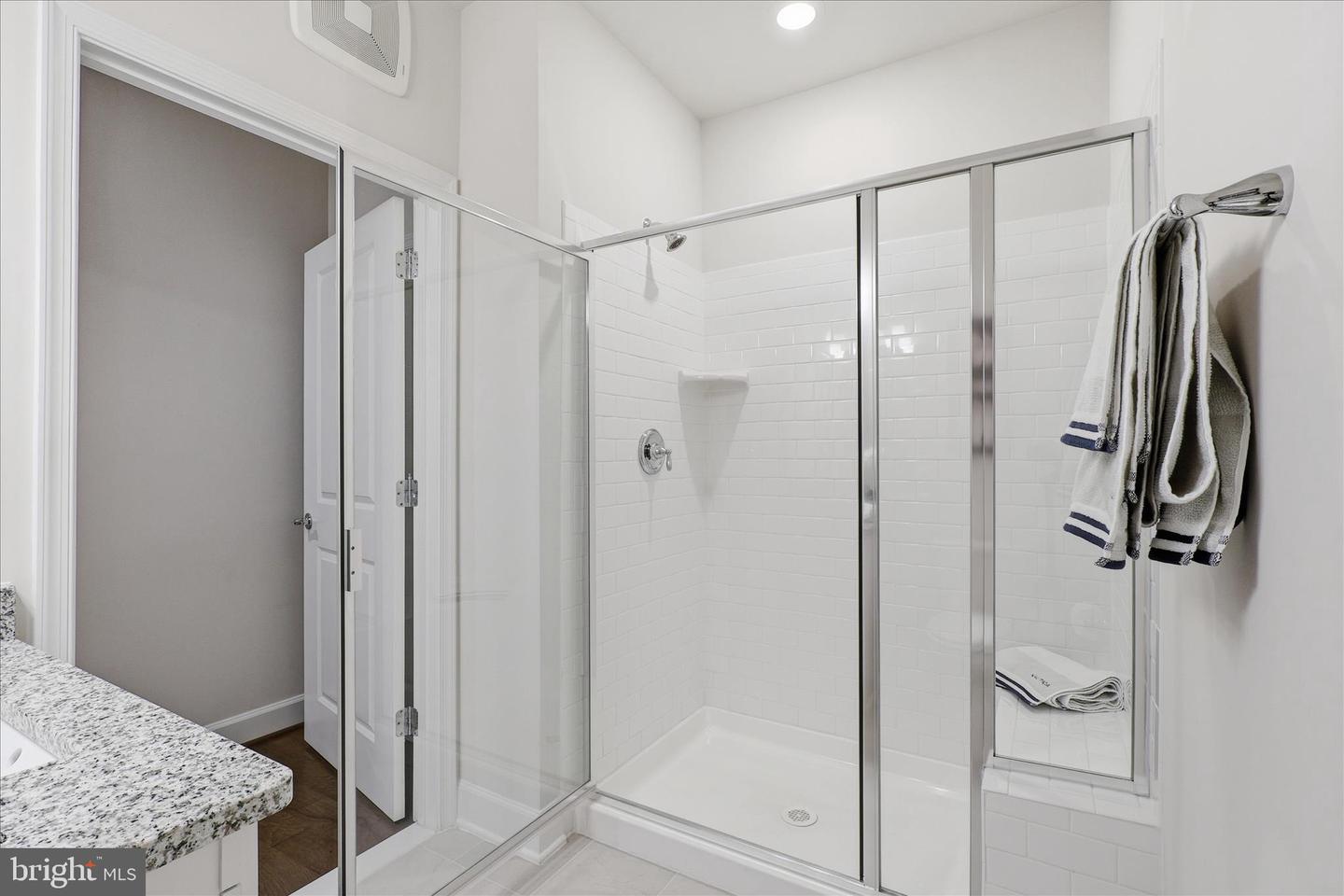 2960 VADEN DR #413, FAIRFAX, Virginia 22031, 2 Bedrooms Bedrooms, ,2 BathroomsBathrooms,Residential,For sale,2960 VADEN DR #413,VAFX2280228 MLS # VAFX2280228