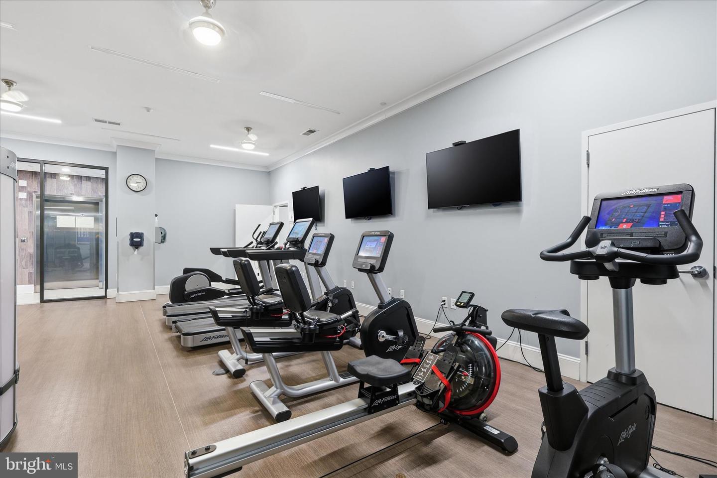 2960 VADEN DR #413, FAIRFAX, Virginia 22031, 2 Bedrooms Bedrooms, ,2 BathroomsBathrooms,Residential,For sale,2960 VADEN DR #413,VAFX2280228 MLS # VAFX2280228