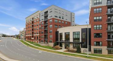 2960 VADEN DR #413, FAIRFAX, Virginia 22031, 2 Bedrooms Bedrooms, ,2 BathroomsBathrooms,Residential,For sale,2960 VADEN DR #413,VAFX2280228 MLS # VAFX2280228