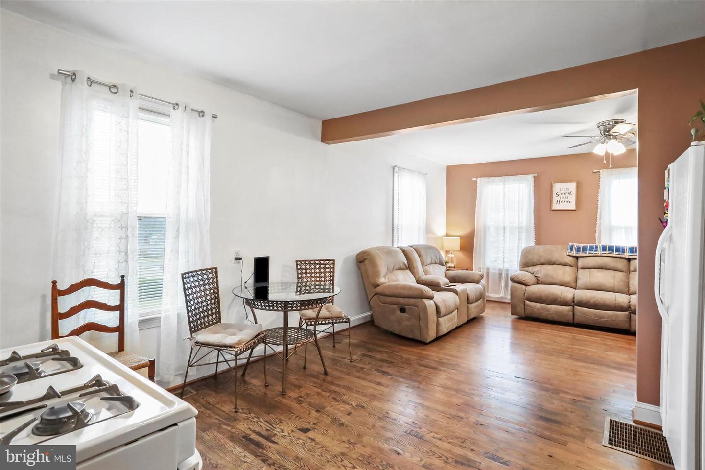 338 STONEWALL ST, STRASBURG, Virginia 22657, 2 Bedrooms Bedrooms, ,1 BathroomBathrooms,Residential,For sale,338 STONEWALL ST,VASH2013068 MLS # VASH2013068 338 STONEWALL ST, STRASBURG, Virginia 22657, 2 Bedrooms Bedrooms, ,1 BathroomBathrooms,Residential,For sale,338 STONEWALL ST,VASH2013068 MLS # VASH2013068