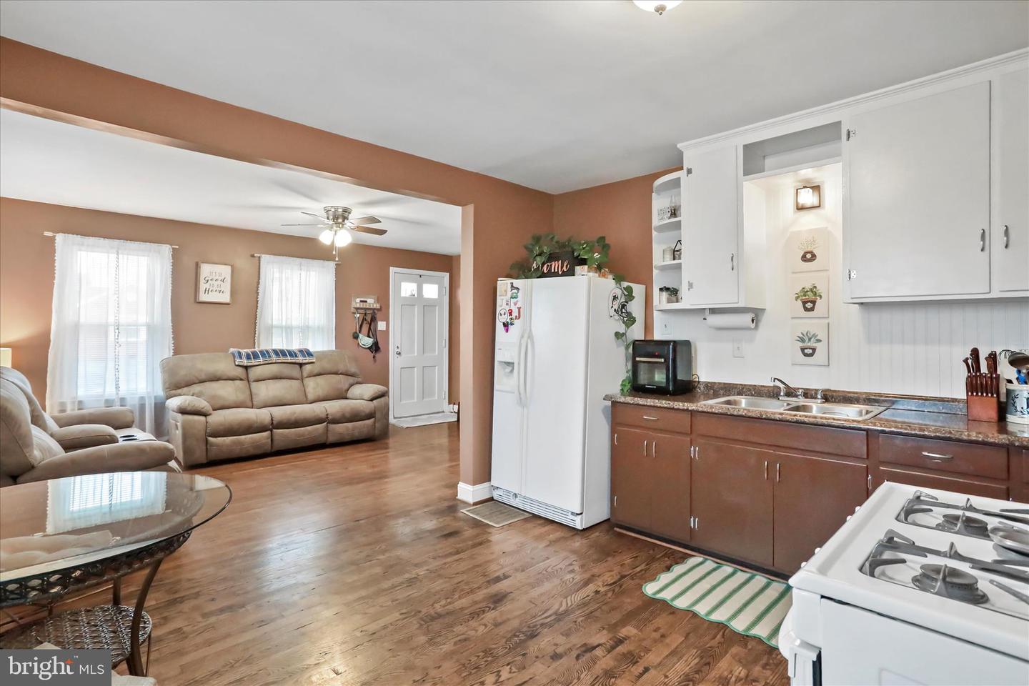 338 STONEWALL ST, STRASBURG, Virginia 22657, 2 Bedrooms Bedrooms, ,1 BathroomBathrooms,Residential,For sale,338 STONEWALL ST,VASH2013068 MLS # VASH2013068 338 STONEWALL ST, STRASBURG, Virginia 22657, 2 Bedrooms Bedrooms, ,1 BathroomBathrooms,Residential,For sale,338 STONEWALL ST,VASH2013068 MLS # VASH2013068