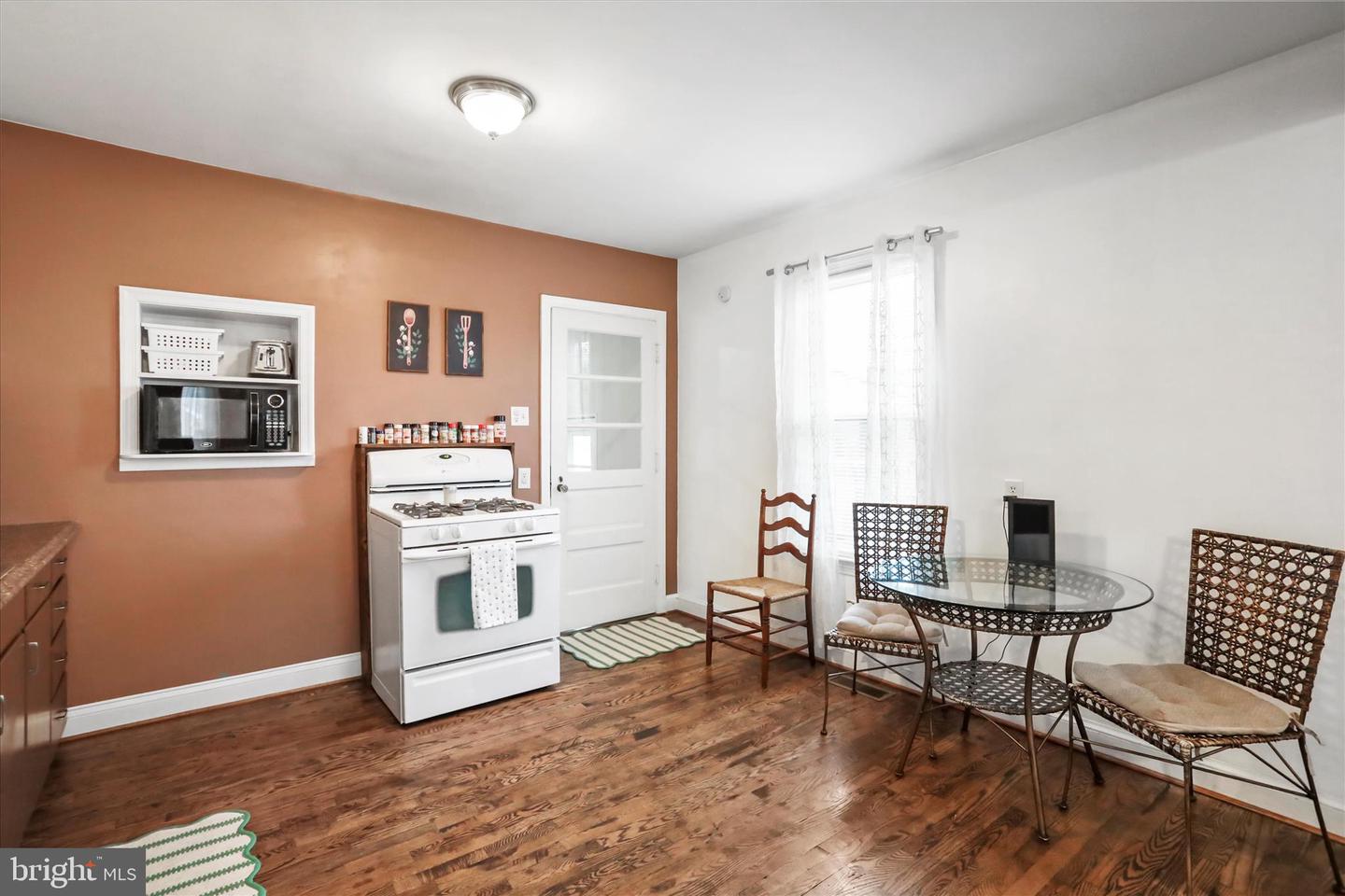 338 STONEWALL ST, STRASBURG, Virginia 22657, 2 Bedrooms Bedrooms, ,1 BathroomBathrooms,Residential,For sale,338 STONEWALL ST,VASH2013068 MLS # VASH2013068 338 STONEWALL ST, STRASBURG, Virginia 22657, 2 Bedrooms Bedrooms, ,1 BathroomBathrooms,Residential,For sale,338 STONEWALL ST,VASH2013068 MLS # VASH2013068