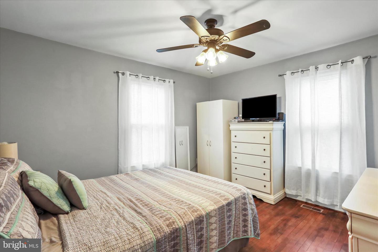 338 STONEWALL ST, STRASBURG, Virginia 22657, 2 Bedrooms Bedrooms, ,1 BathroomBathrooms,Residential,For sale,338 STONEWALL ST,VASH2013068 MLS # VASH2013068 338 STONEWALL ST, STRASBURG, Virginia 22657, 2 Bedrooms Bedrooms, ,1 BathroomBathrooms,Residential,For sale,338 STONEWALL ST,VASH2013068 MLS # VASH2013068