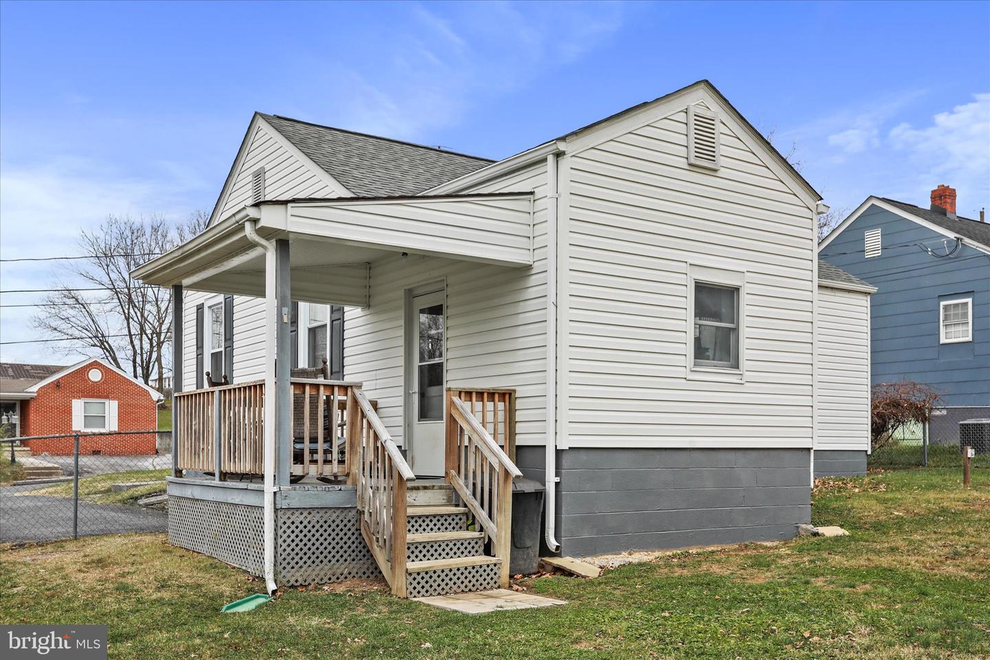 338 STONEWALL ST, STRASBURG, Virginia 22657, 2 Bedrooms Bedrooms, ,1 BathroomBathrooms,Residential,For sale,338 STONEWALL ST,VASH2013068 MLS # VASH2013068 338 STONEWALL ST, STRASBURG, Virginia 22657, 2 Bedrooms Bedrooms, ,1 BathroomBathrooms,Residential,For sale,338 STONEWALL ST,VASH2013068 MLS # VASH2013068