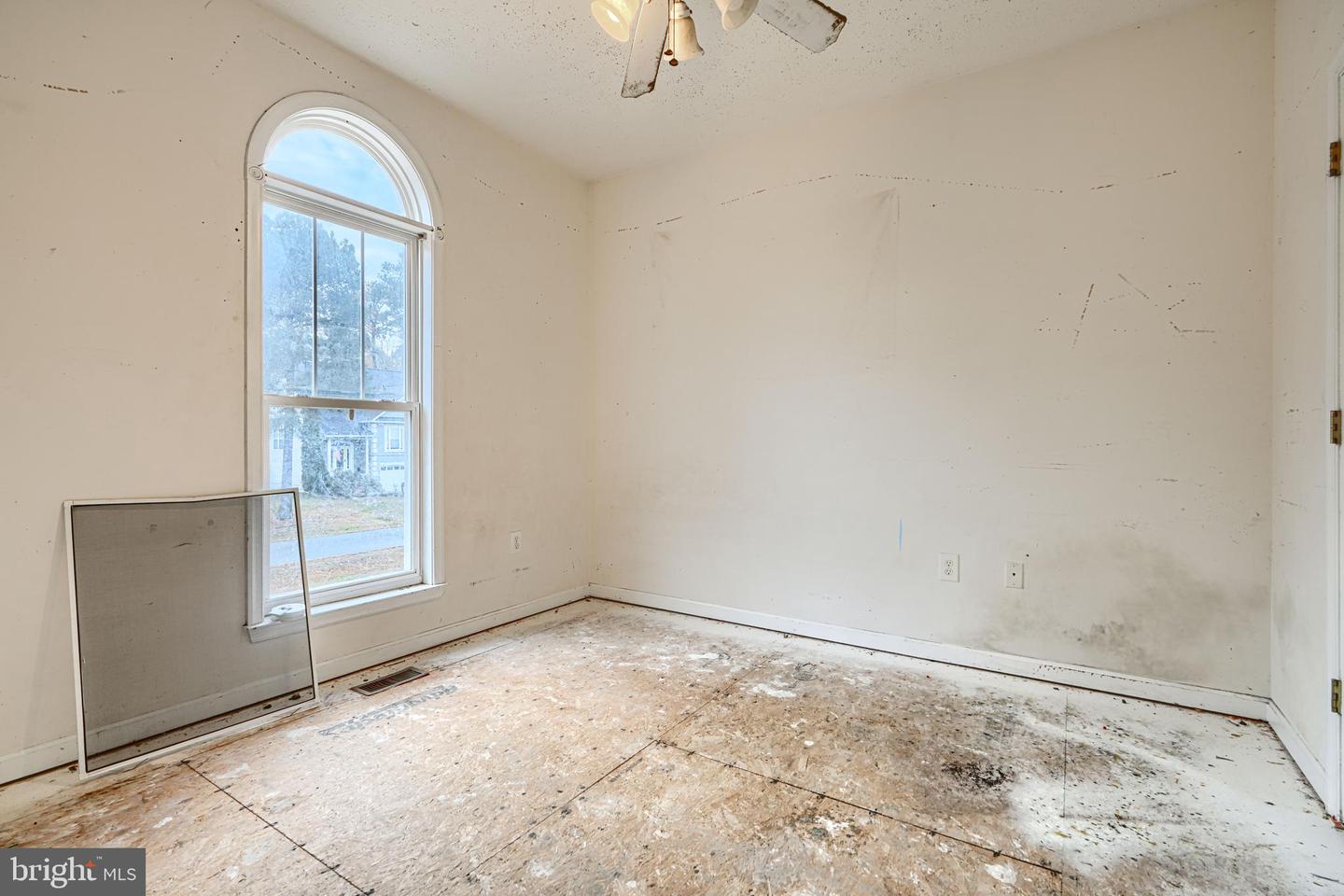 203 FOREST AVE, COLONIAL BEACH, Virginia 22443, 5 Bedrooms Bedrooms, ,3 BathroomsBathrooms,Residential,For sale,203 FOREST AVE,VAWE2010166 MLS # VAWE2010166