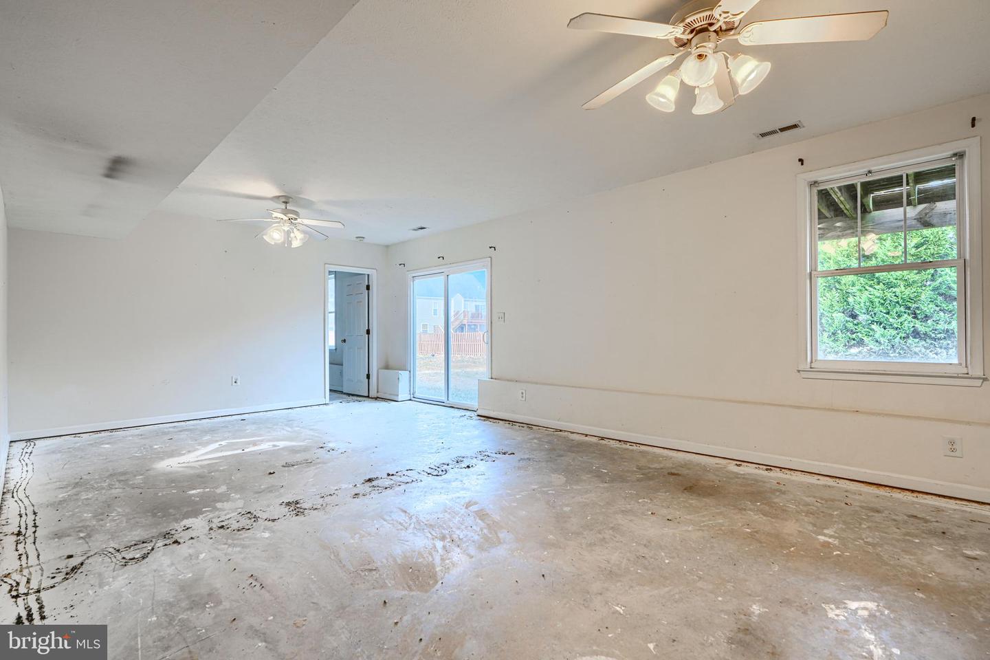 203 FOREST AVE, COLONIAL BEACH, Virginia 22443, 5 Bedrooms Bedrooms, ,3 BathroomsBathrooms,Residential,For sale,203 FOREST AVE,VAWE2010166 MLS # VAWE2010166