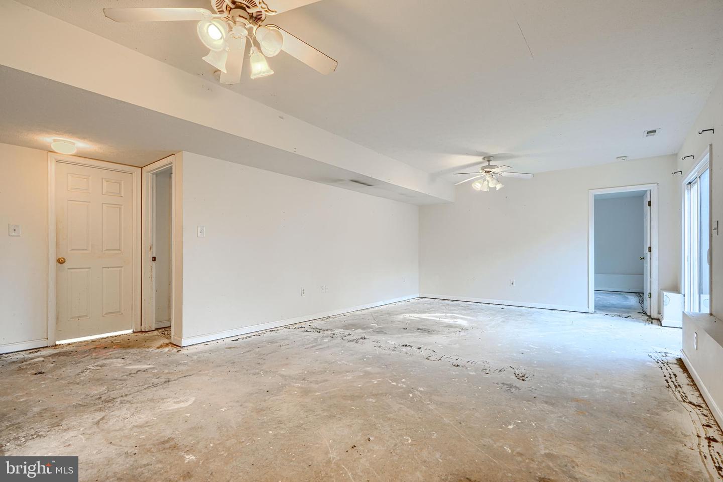 203 FOREST AVE, COLONIAL BEACH, Virginia 22443, 5 Bedrooms Bedrooms, ,3 BathroomsBathrooms,Residential,For sale,203 FOREST AVE,VAWE2010166 MLS # VAWE2010166