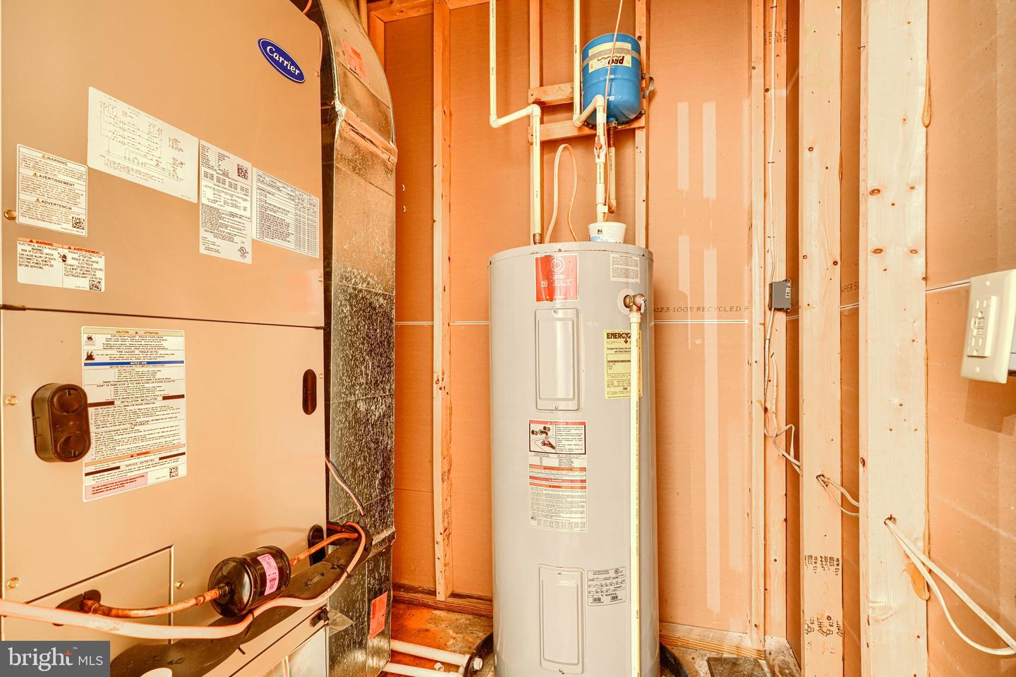 203 FOREST AVE, COLONIAL BEACH, Virginia 22443, 5 Bedrooms Bedrooms, ,3 BathroomsBathrooms,Residential,For sale,203 FOREST AVE,VAWE2010166 MLS # VAWE2010166