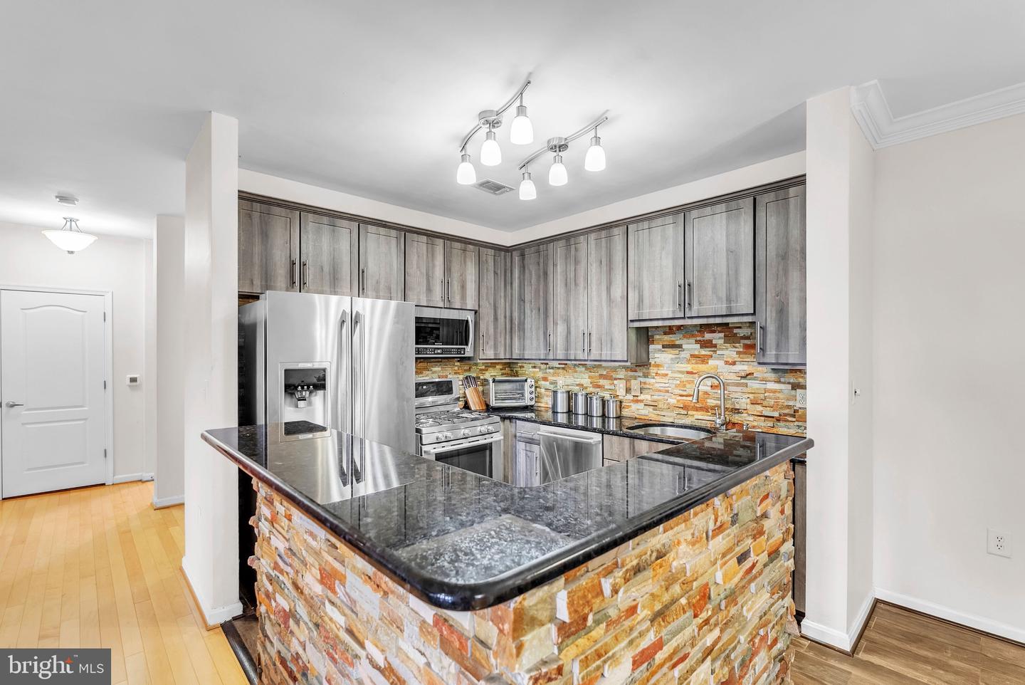 1641 LADUE CT #402, WOODBRIDGE, Virginia 22191, 2 Bedrooms Bedrooms, ,2 BathroomsBathrooms,Residential,For sale,1641 LADUE CT #402,VAPW2108332 MLS # VAPW2108332 1641 LADUE CT #402, WOODBRIDGE, Virginia 22191, 2 Bedrooms Bedrooms, ,2 BathroomsBathrooms,Residential,For sale,1641 LADUE CT #402,VAPW2108332 MLS # VAPW2108332