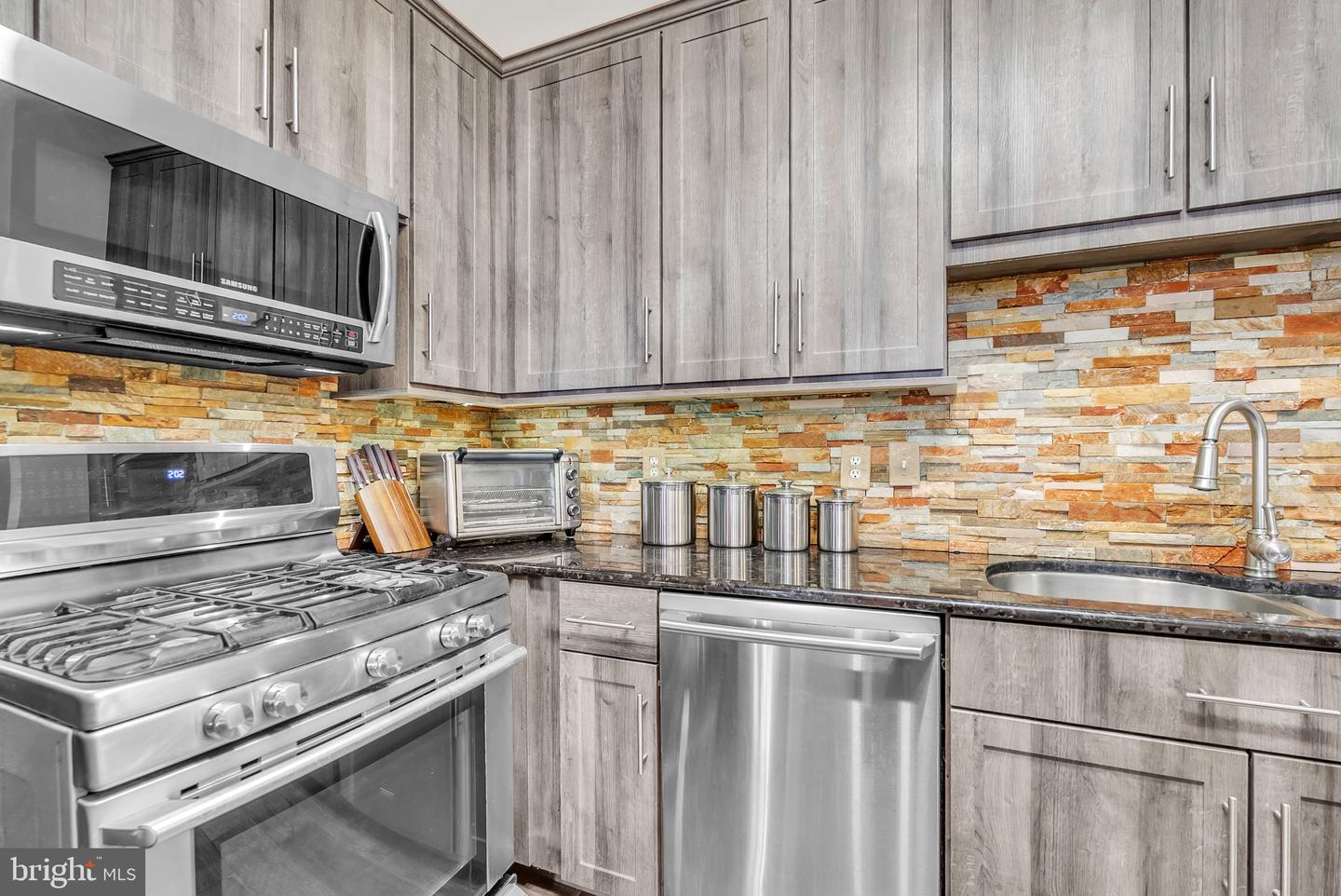 1641 LADUE CT #402, WOODBRIDGE, Virginia 22191, 2 Bedrooms Bedrooms, ,2 BathroomsBathrooms,Residential,For sale,1641 LADUE CT #402,VAPW2108332 MLS # VAPW2108332 1641 LADUE CT #402, WOODBRIDGE, Virginia 22191, 2 Bedrooms Bedrooms, ,2 BathroomsBathrooms,Residential,For sale,1641 LADUE CT #402,VAPW2108332 MLS # VAPW2108332