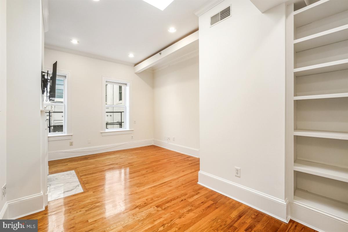 1807 CALIFORNIA ST NW #305, WASHINGTON, District Of Columbia 20009, 2 Bedrooms Bedrooms, ,1 BathroomBathrooms,Residential,For sale,1807 CALIFORNIA ST NW #305,DCDC2233038 MLS # DCDC2233038 1807 CALIFORNIA ST NW #305, WASHINGTON, District Of Columbia 20009, 2 Bedrooms Bedrooms, ,1 BathroomBathrooms,Residential,For sale,1807 CALIFORNIA ST NW #305,DCDC2233038 MLS # DCDC2233038