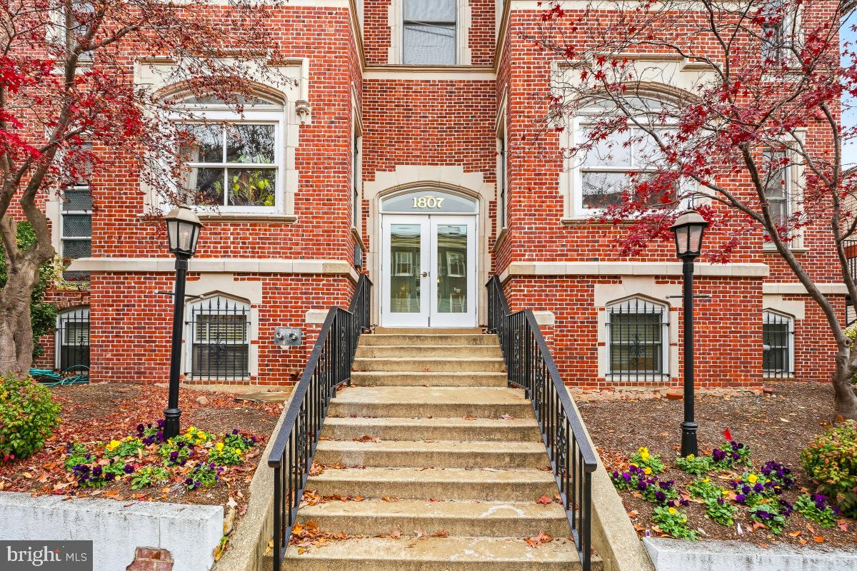 1807 CALIFORNIA ST NW #305, WASHINGTON, District Of Columbia 20009, 2 Bedrooms Bedrooms, ,1 BathroomBathrooms,Residential,For sale,1807 CALIFORNIA ST NW #305,DCDC2233038 MLS # DCDC2233038 1807 CALIFORNIA ST NW #305, WASHINGTON, District Of Columbia 20009, 2 Bedrooms Bedrooms, ,1 BathroomBathrooms,Residential,For sale,1807 CALIFORNIA ST NW #305,DCDC2233038 MLS # DCDC2233038