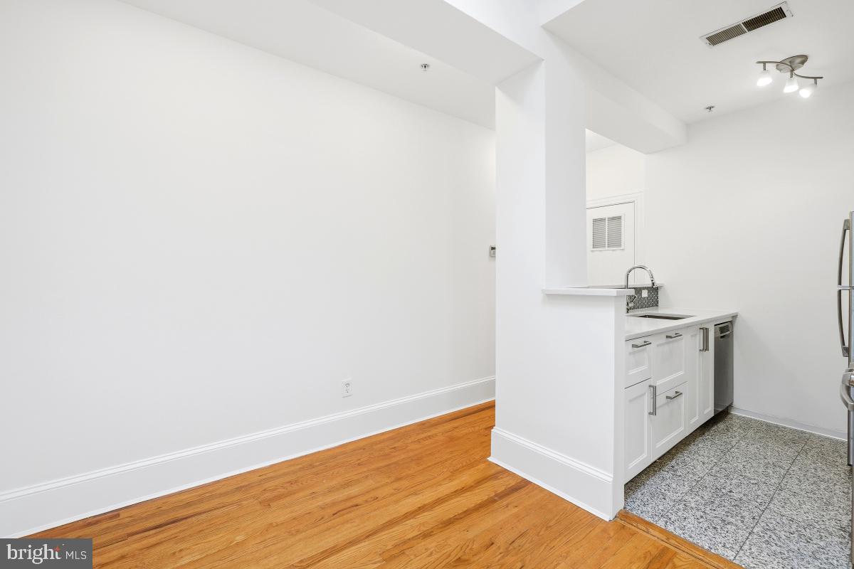 1807 CALIFORNIA ST NW #305, WASHINGTON, District Of Columbia 20009, 2 Bedrooms Bedrooms, ,1 BathroomBathrooms,Residential,For sale,1807 CALIFORNIA ST NW #305,DCDC2233038 MLS # DCDC2233038 1807 CALIFORNIA ST NW #305, WASHINGTON, District Of Columbia 20009, 2 Bedrooms Bedrooms, ,1 BathroomBathrooms,Residential,For sale,1807 CALIFORNIA ST NW #305,DCDC2233038 MLS # DCDC2233038