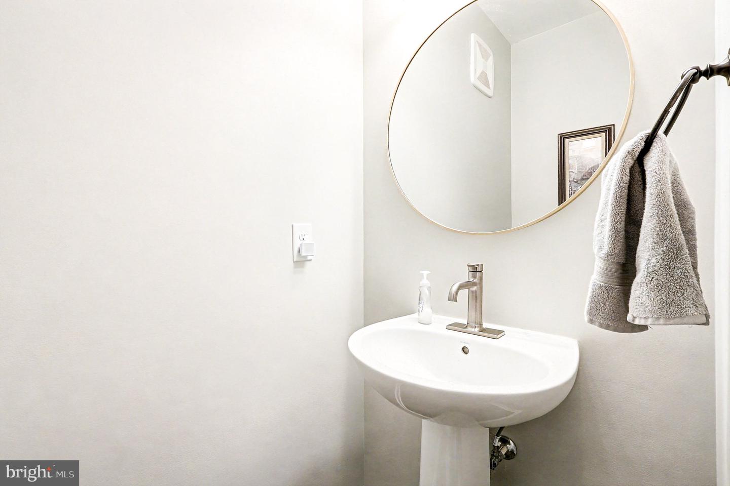 16884 PORTERS INN DR, DUMFRIES, Virginia 22026, 3 Bedrooms Bedrooms, ,2 BathroomsBathrooms,Residential,For sale,16884 PORTERS INN DR,VAPW2108352 MLS # VAPW2108352 16884 PORTERS INN DR, DUMFRIES, Virginia 22026, 3 Bedrooms Bedrooms, ,2 BathroomsBathrooms,Residential,For sale,16884 PORTERS INN DR,VAPW2108352 MLS # VAPW2108352