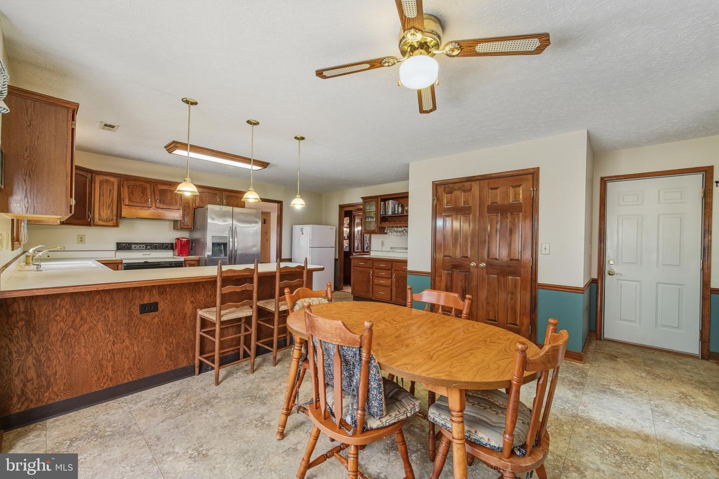 948 BATTLEFIELD BLUFF DR, NEW MARKET, Virginia 22844, 4 Bedrooms Bedrooms, ,2 BathroomsBathrooms,Residential,For sale,948 BATTLEFIELD BLUFF DR,VASH2013118 MLS # VASH2013118